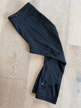 lululemon athletica Black Cropped Leggings